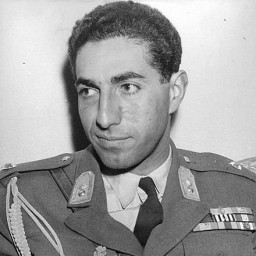 عکس کاربر - 𝗕𝗘𝗡𝗟𝗬
