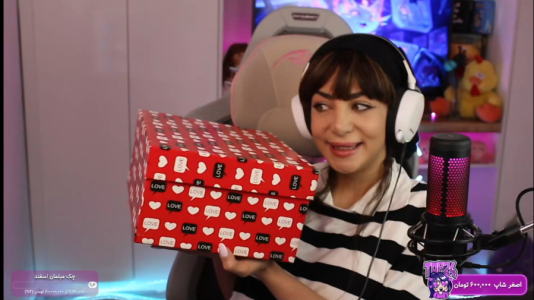 سریال آنباکس با شادی فاکس - فصل ۱ - هدیه ولنتاین عمو امیر برای شادی فاکس