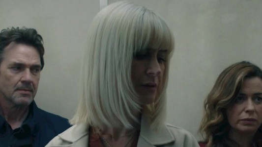 سریال دختر کلاغ - فصل ۱ - قسمت ۱ - او خودش را از بالا می‌بیند