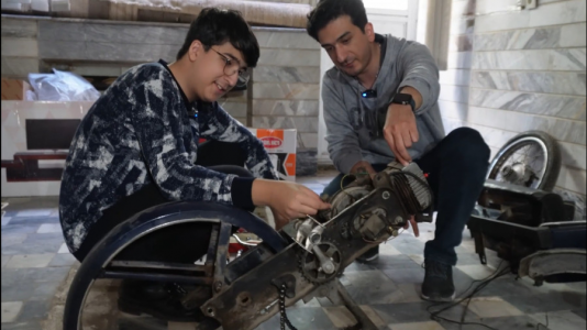 سریال ولاگ با تیمیکسر - مهدی بیزیکسر - فصل ۱ - باز سازی موتور گازی ۲ سریال ولاگ با تیمیکسر - مهدی بیزیکسر - فصل ۱ - باز سازی موتور گازی ۲