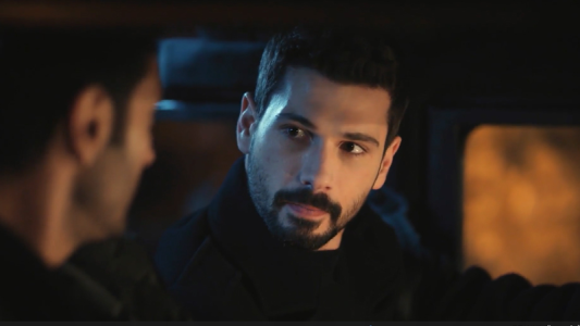 سریال عشق بی حد و مرز - فصل ۱ - قسمت ۵۲