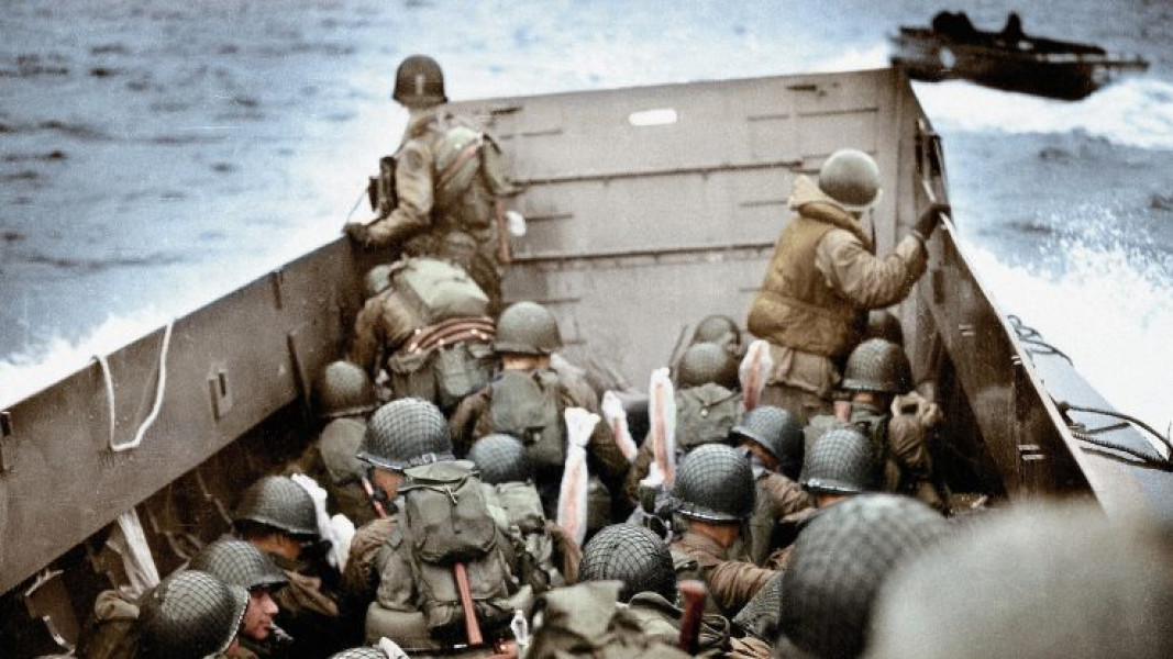 ۶-سکانسی از سریال جنگ جهانی دوم: بزرگترین رویدادهای جنگ جهانی دوم به صورت رنگی