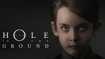 پوستر حفره ای در زمین