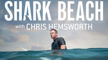 پوستر ساحل کوسه با کریس همسورث