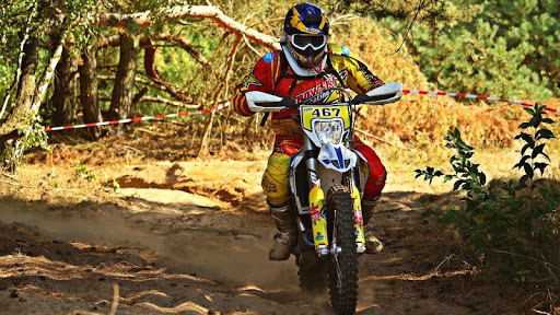 اسکرین شات 6 برنامه Dirt Bike Stunt Wallpaper