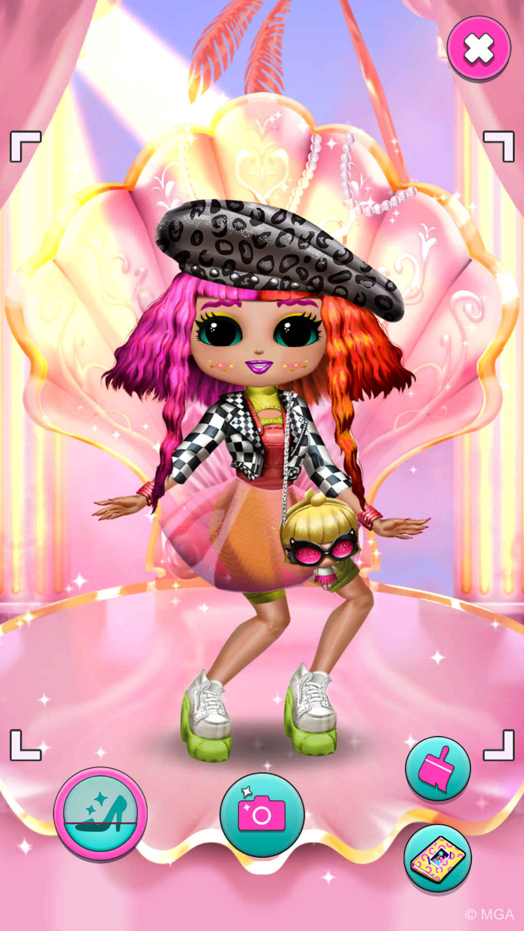 اسکرین شات 1 بازی LOL Surprise!OMG Fashion House