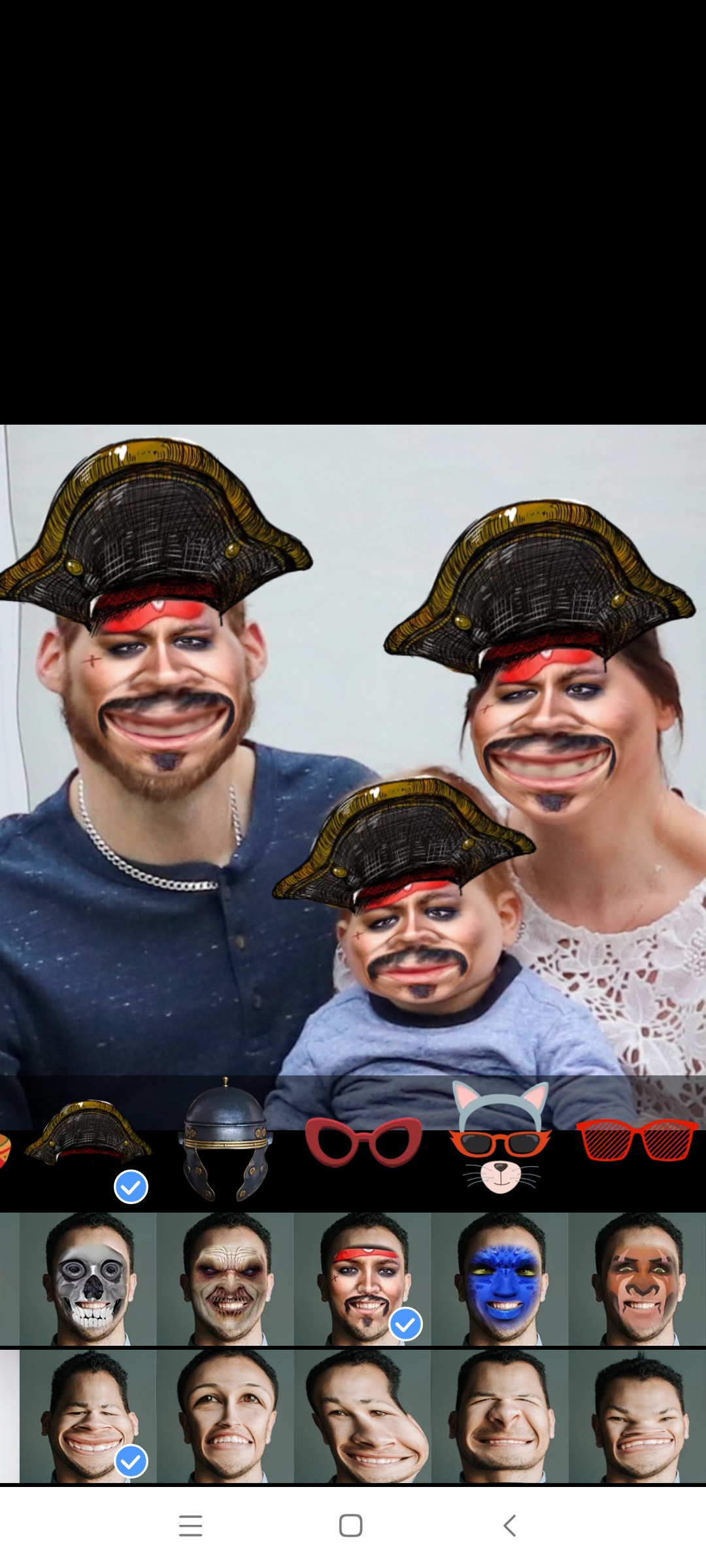 اسکرین شات 3 برنامه Face Warp Camera