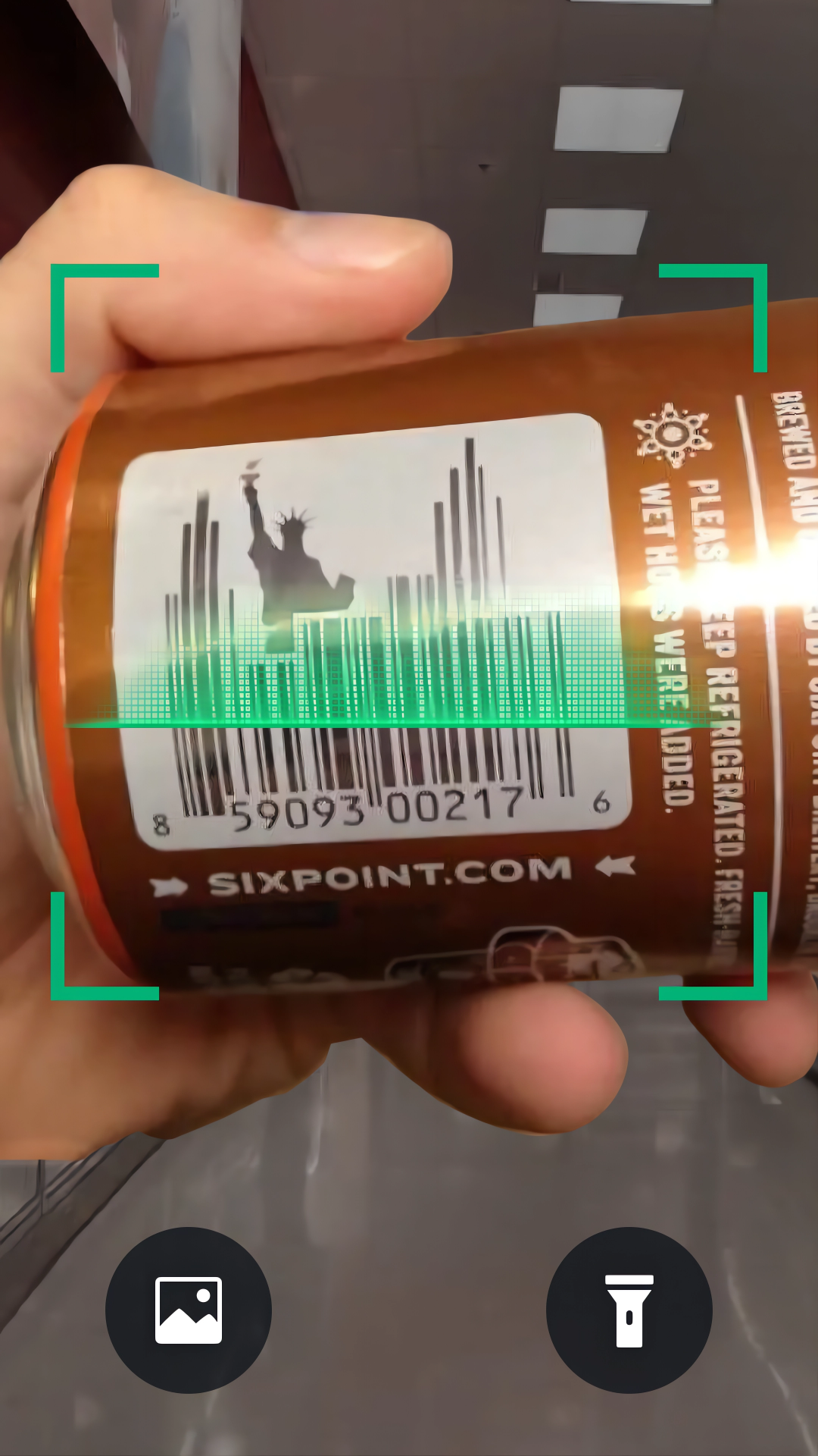 اسکرین شات 2 برنامه QR & Barcode Scanner