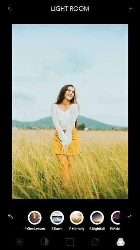 اسکرین شات 5 برنامه Lovely Camera - Film Edition