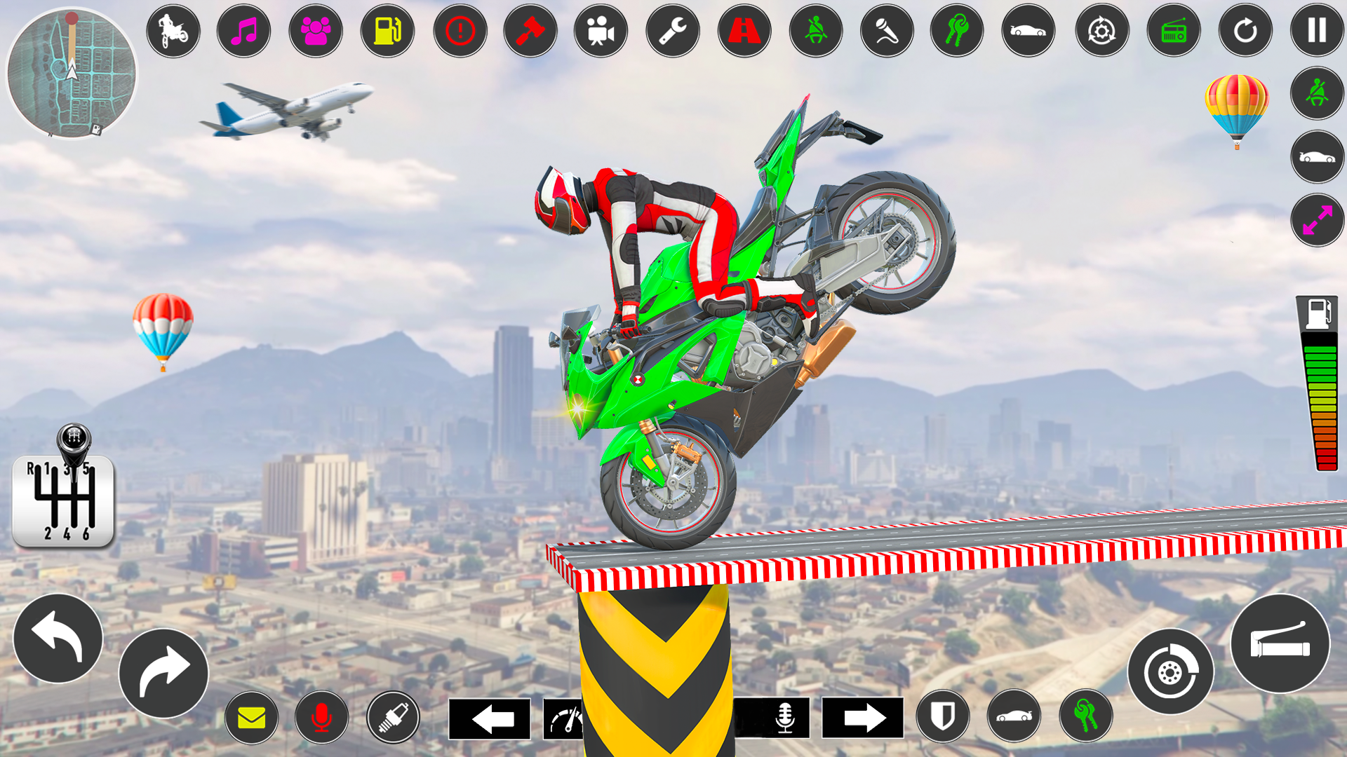 اسکرین شات 3 برنامه Mega Ramp Bike Stunt Games 3D