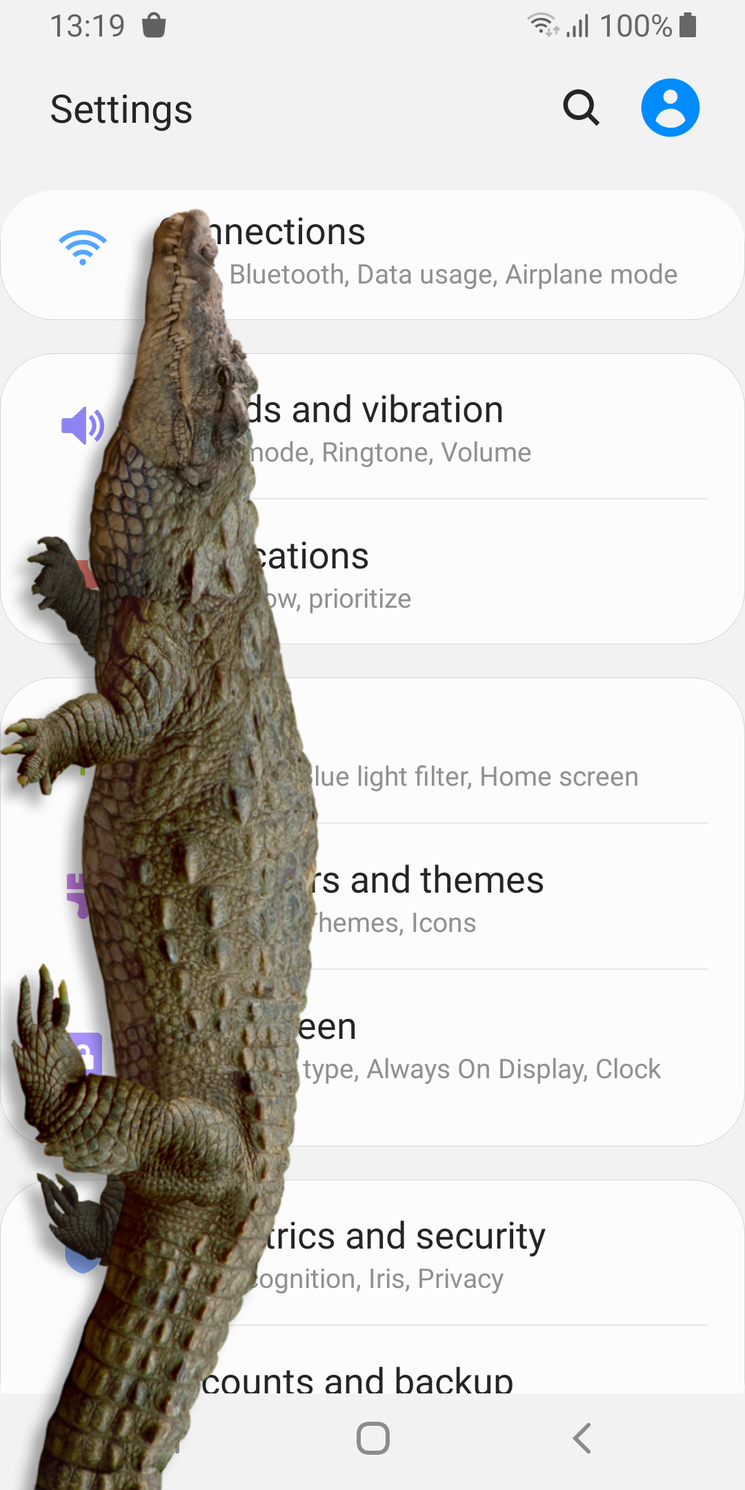 اسکرین شات 3 برنامه Crocodile in Phone Big Joke