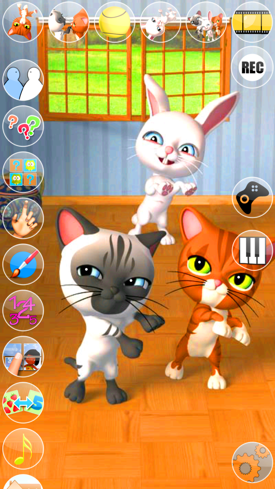 اسکرین شات 3 برنامه Talking 3 Friends Cats & Bunny