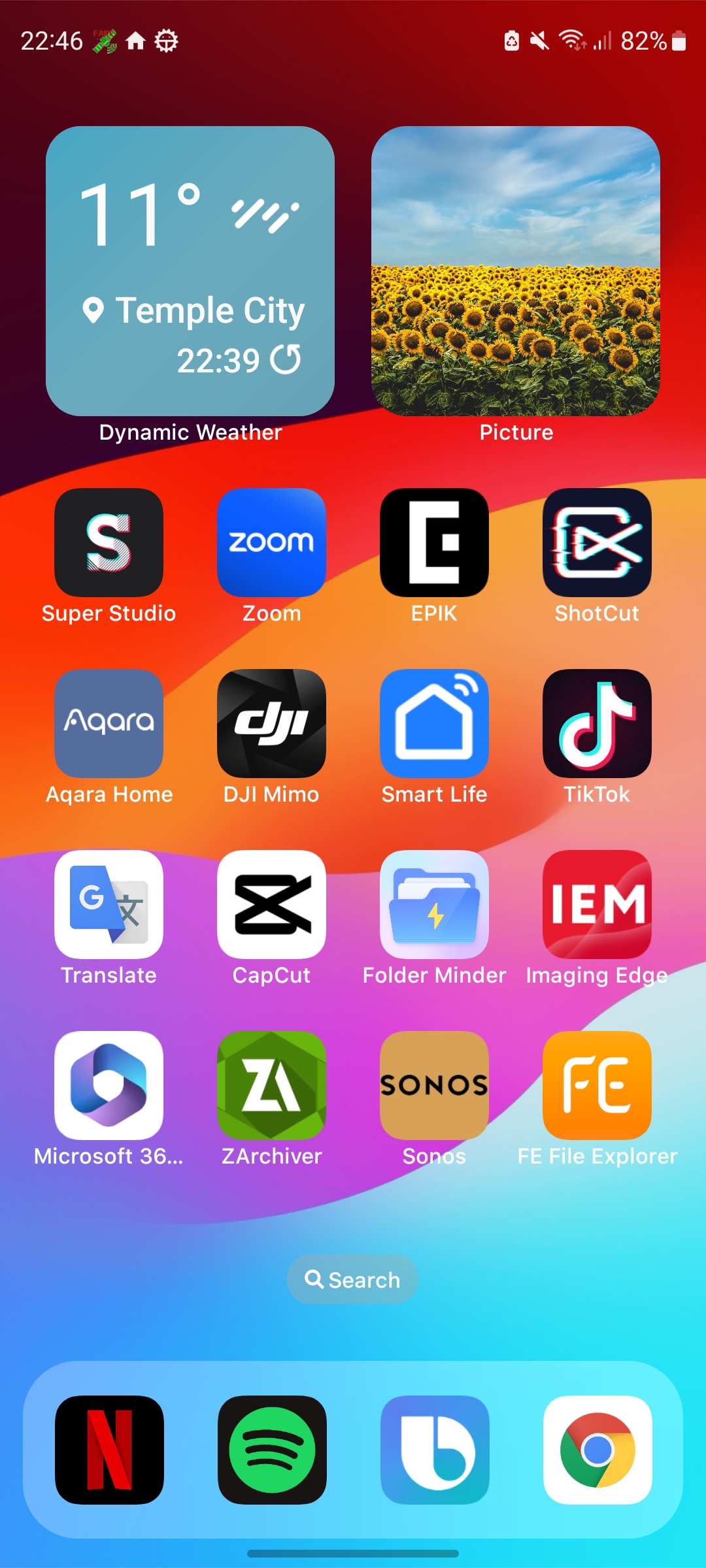 اسکرین شات 2 برنامه Launcher iOS 18