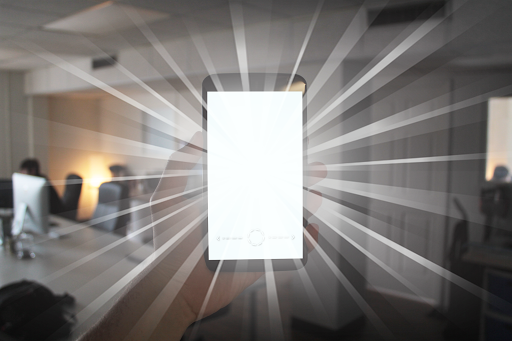 اسکرین شات 3 برنامه Bright Screen Flashlight