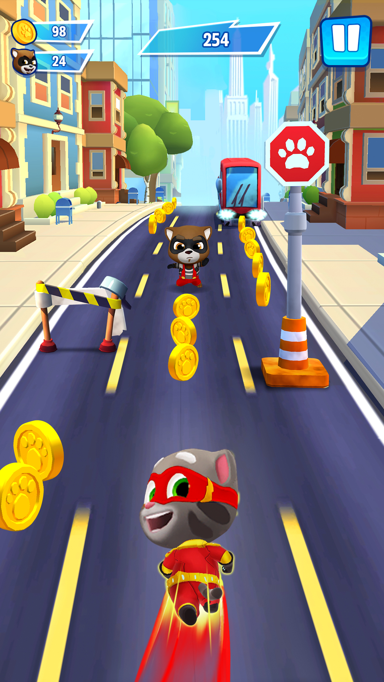اسکرین شات 2 بازی Talking Tom: Hero Dash Run