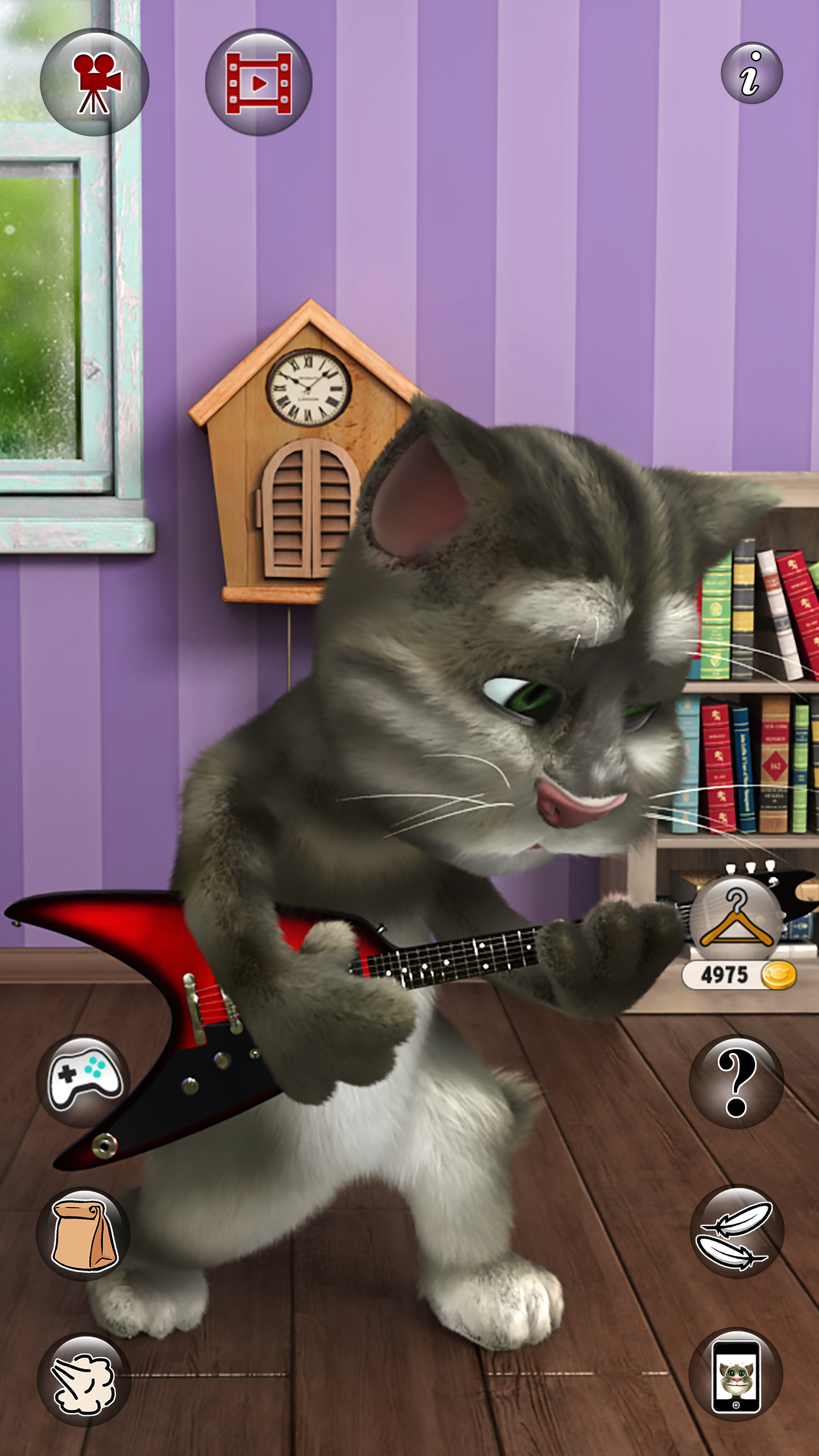 اسکرین شات 4 برنامه Talking Tom Cat 2