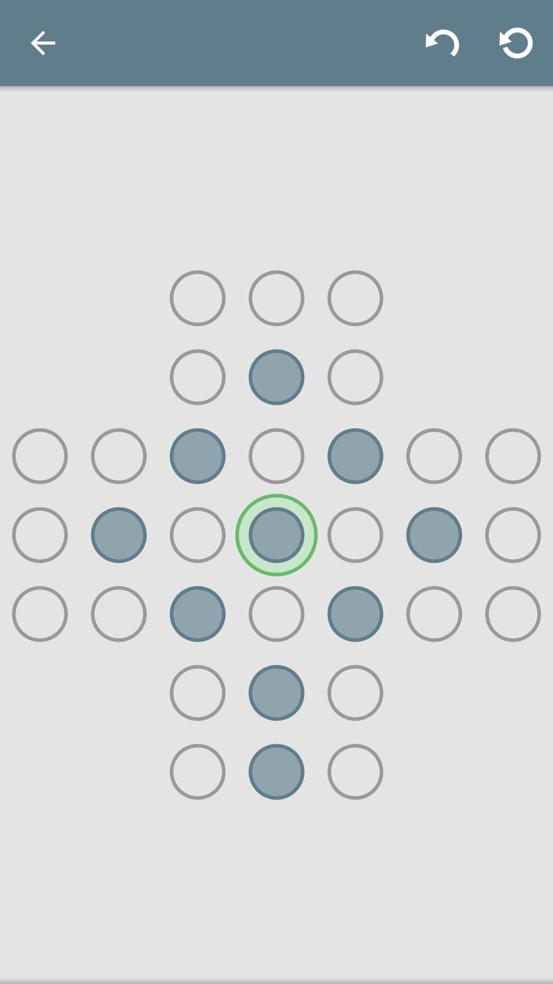اسکرین شات 4 بازی Peg Solitaire - Puzzle Game