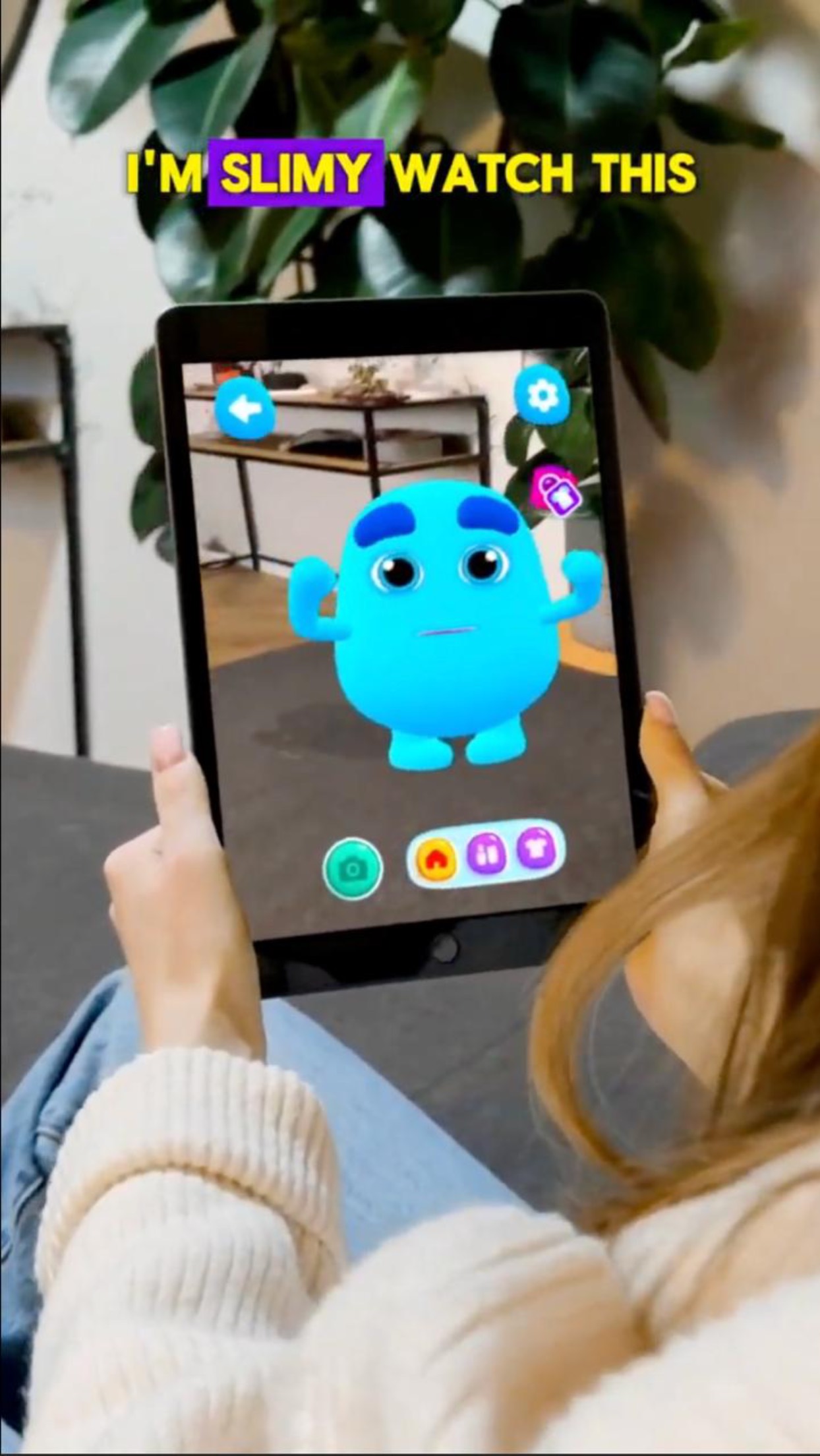 اسکرین شات 3 برنامه Talk to me Slimy: Talking Pet