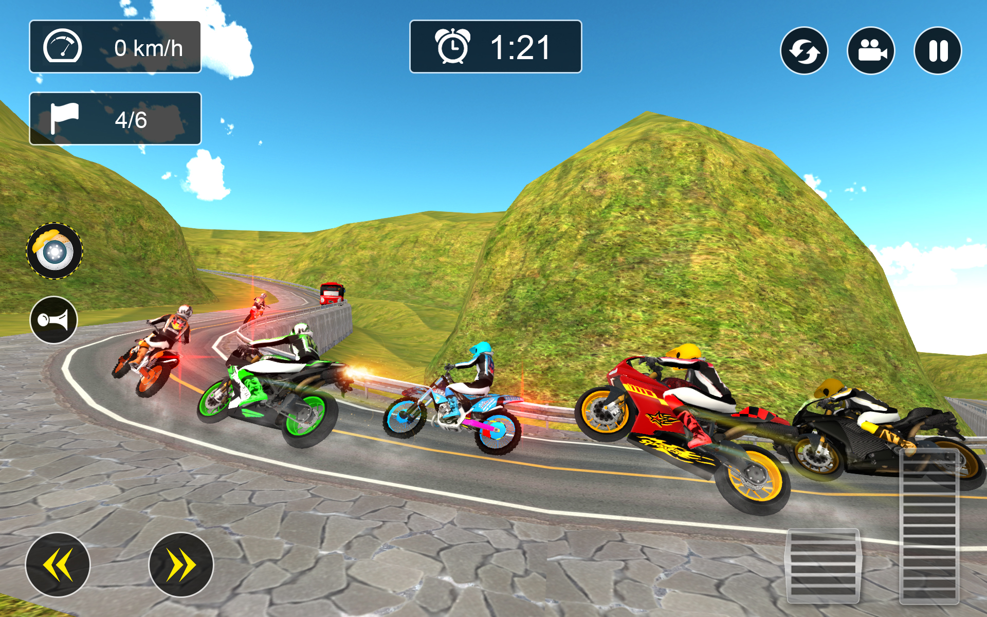 اسکرین شات 2 برنامه Snow Mountain Bike Racing Game