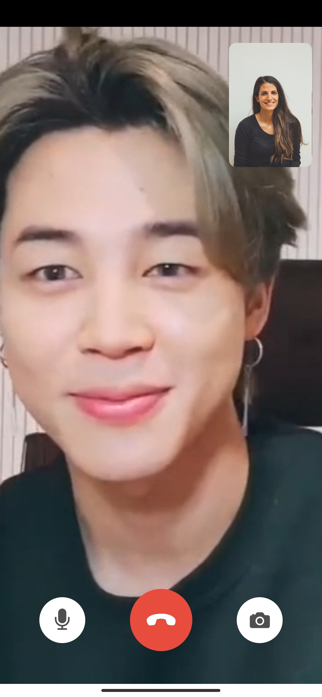 اسکرین شات 4 برنامه Kpop Fake Video Call-Text Chat