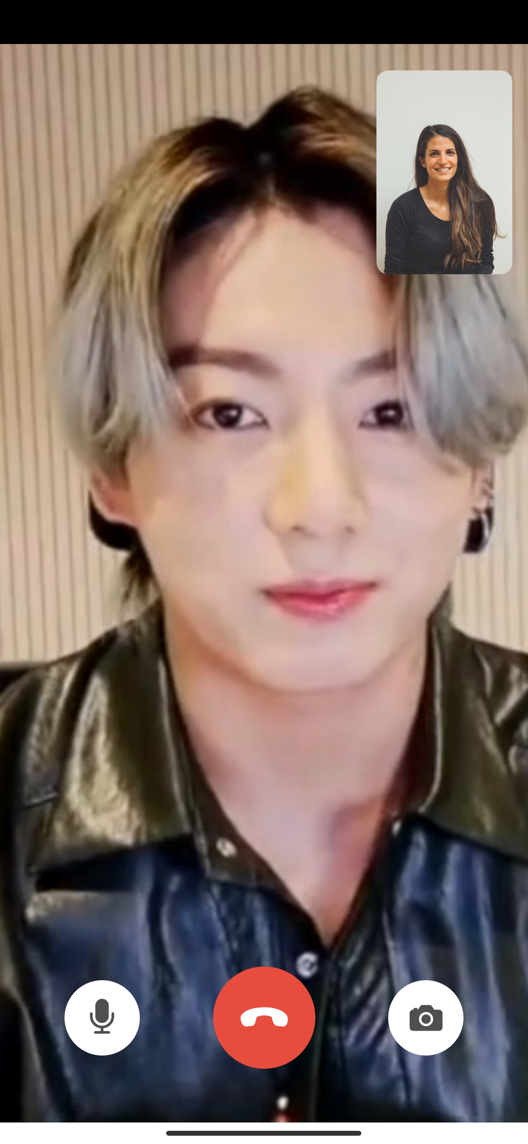 اسکرین شات 1 برنامه Kpop Fake Video Call-Text Chat