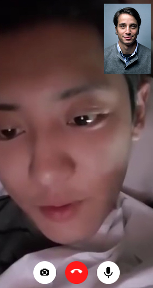 اسکرین شات 2 برنامه EXO - Fake Chat & Video Call