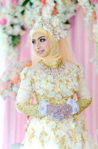 اسکرین شات برنامه Hijab Wedding Dress 3
