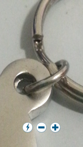 اسکرین شات 2 برنامه magnifying glass with light