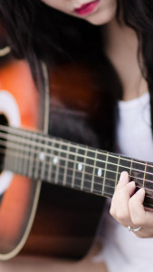 اسکرین شات 3 برنامه Acoustic Guitar Live Wallpaper