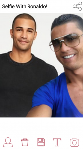 اسکرین شات برنامه Selfie With Ronaldo! 1