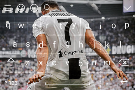 اسکرین شات برنامه Cristiano Ronaldo  CR7 Keyboard Emoji 3