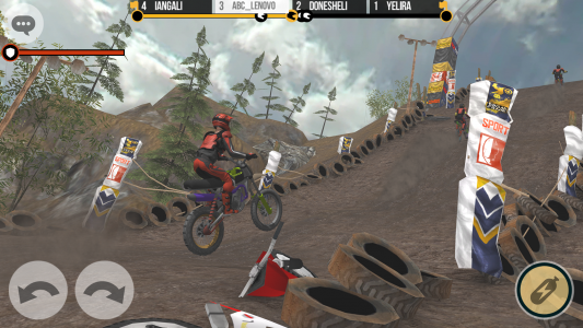 اسکرین شات بازی Clan Race: PVP Motocross races 3