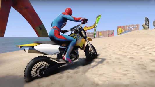 اسکرین شات بازی Tricky Bike Superhero Races 1