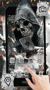 اسکرین شات برنامه Smoky Poker Skull Launcher Theme Live HD Wallpaper 1