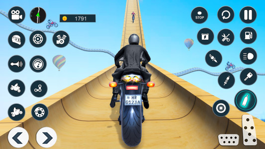 اسکرین شات 1 برنامه Mega Ramp Stunt Bike Games 3D