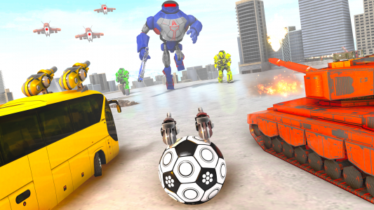 اسکرین شات برنامه Football Robot Car Games 4