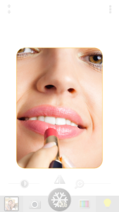 اسکرین شات 2 برنامه Cozy Mirror - Zoom, Light