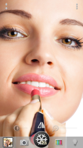 اسکرین شات 1 برنامه Cozy Mirror - Zoom, Light