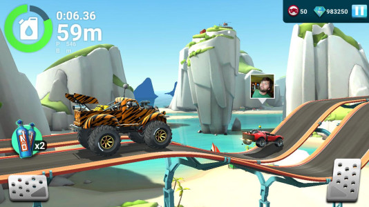 اسکرین شات 2 بازی MMX Hill Dash 2 – Race Offroad