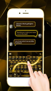 اسکرین شات برنامه Black Gold Glow Theme 1