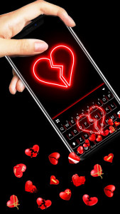 اسکرین شات برنامه Broken Hearts Gravity Keyboard 2