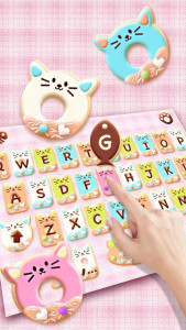 اسکرین شات برنامه Colorful Donuts Button Keyboard Theme 2