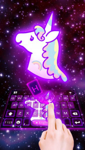 اسکرین شات برنامه Galaxy Unicorn Keyboard Theme 3
