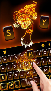 اسکرین شات 2 برنامه Neon Gold Tiger Keyboard Theme