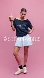اسکرین شات برنامه Stradivarius - Clothing Store 4