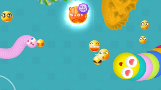 اسکرین شات 1 بازی Worms Dash.io - snake zone