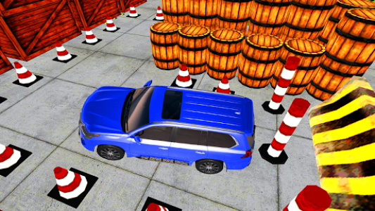 اسکرین شات برنامه SUV prado car parking game 6