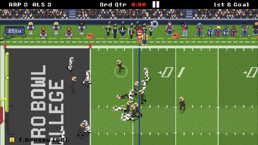 اسکرین شات بازی Retro Bowl College 1