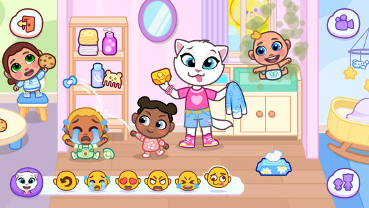 اسکرین شات 2 برنامه Talking Tom & Friends: World