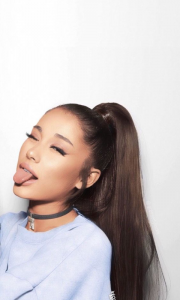 اسکرین شات برنامه Ariana Grande Wallpapers 3